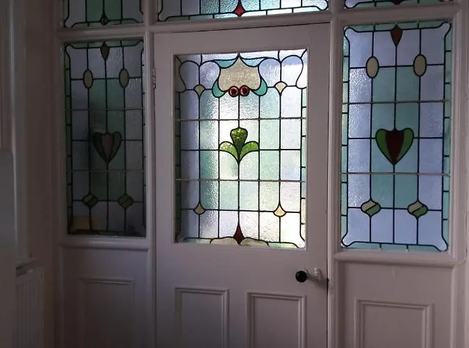 Sunny House 3* לידס