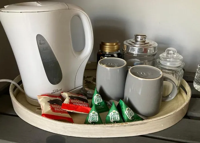 Sunny House 3* לידס